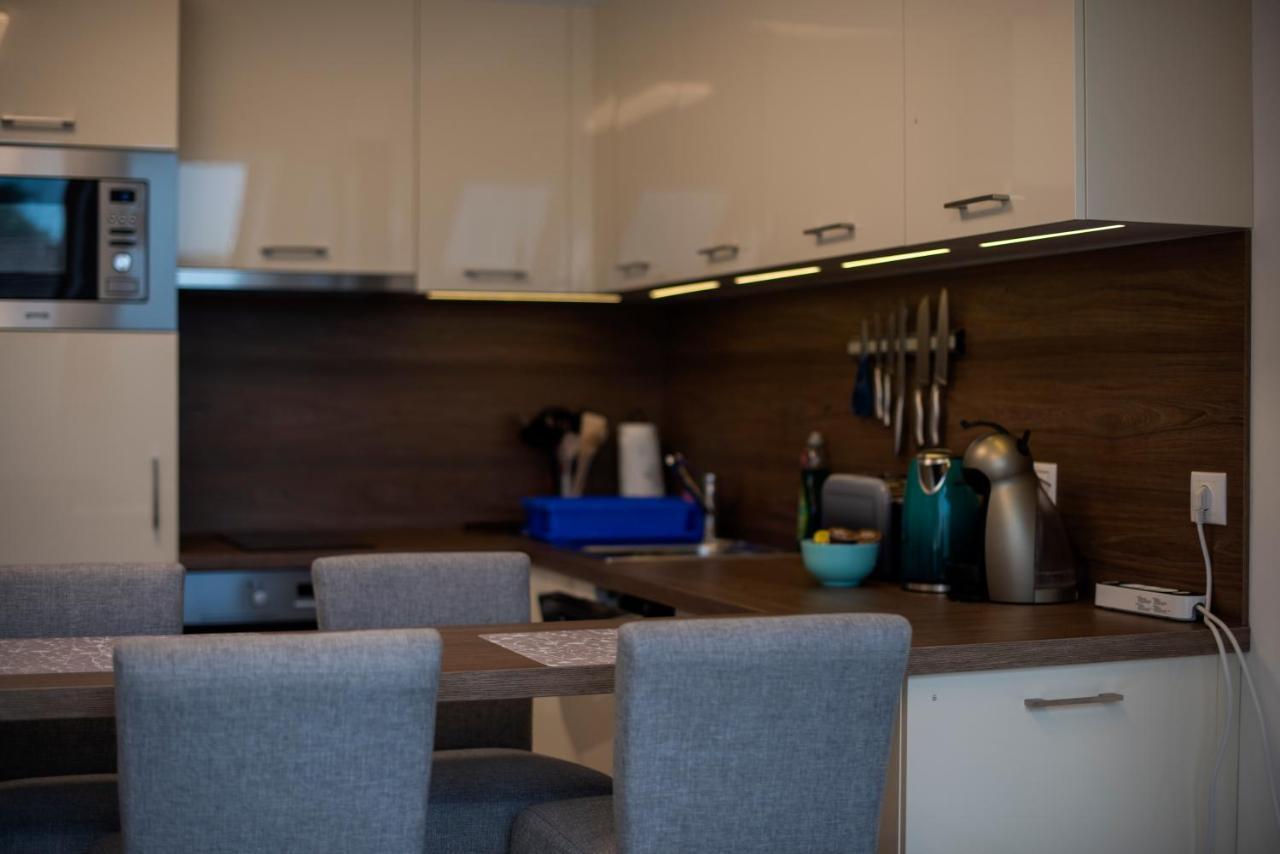 Zsuka Apartman Free Parking Pécs Exterior foto